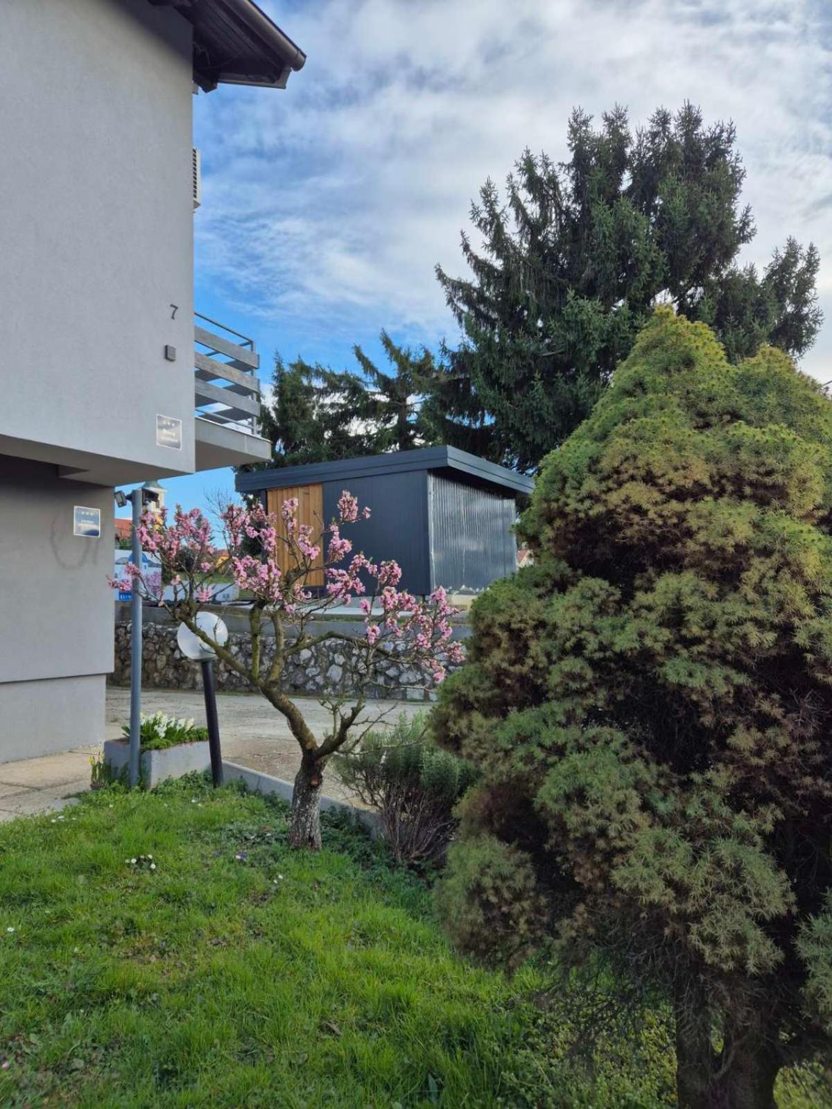 Apartmani Habibi Jalzabet Екстер'єр фото